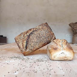 Pain de blés anciens aux graines de chanvre
